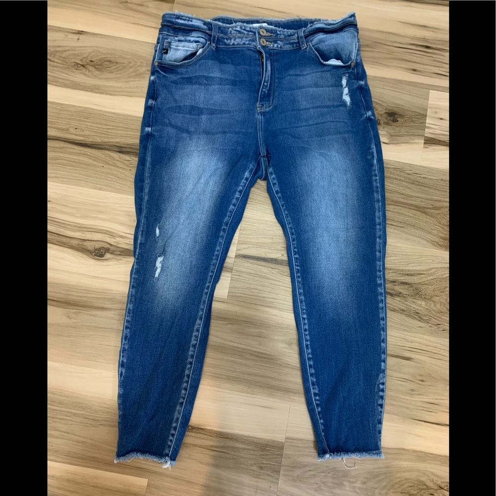 2XL Women’s Kancan Jeans with distressing and stretch